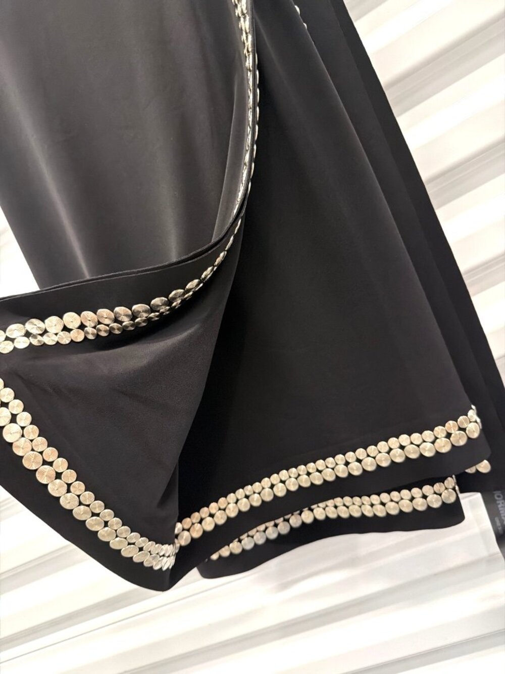 Norma Kamali Studded Ernie Scarf Black Studs NWOT One Size - Picture 12 of 14